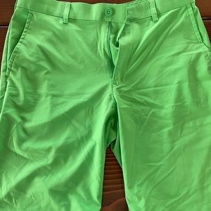 Green, size 32 shorts, barely used. Great shape